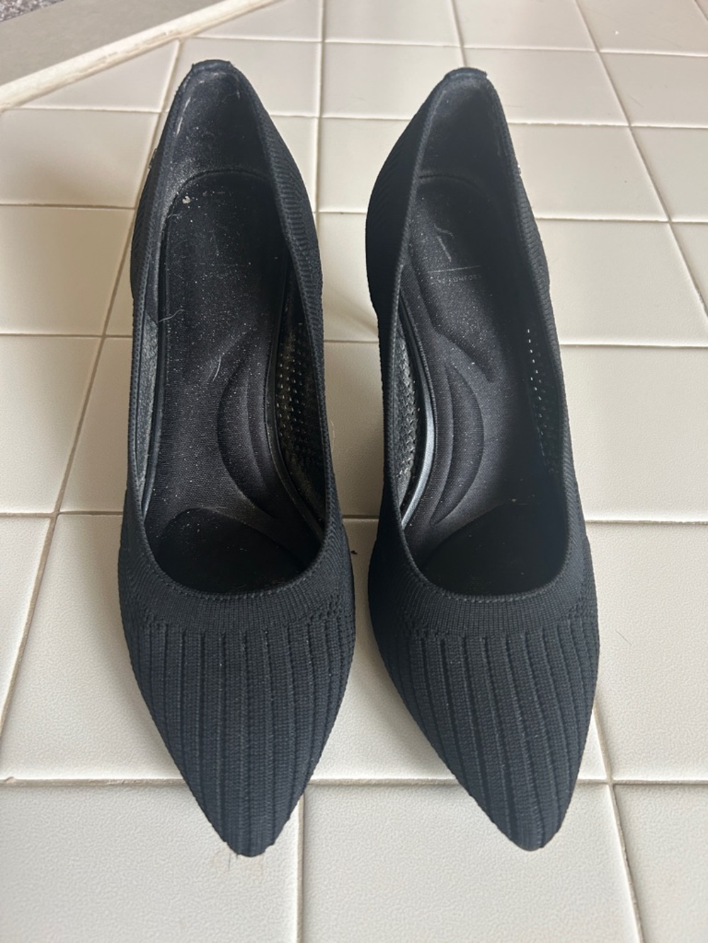 Simply Vera Black Knit Pointed-Toe Women’s Pumps